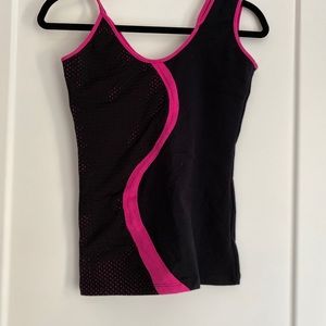 Black and pink workout tank